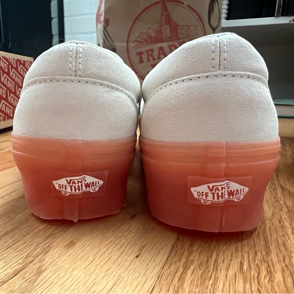 White Vans Slip-on platforms with gummy pinky orange soles - Picture 6 of 8